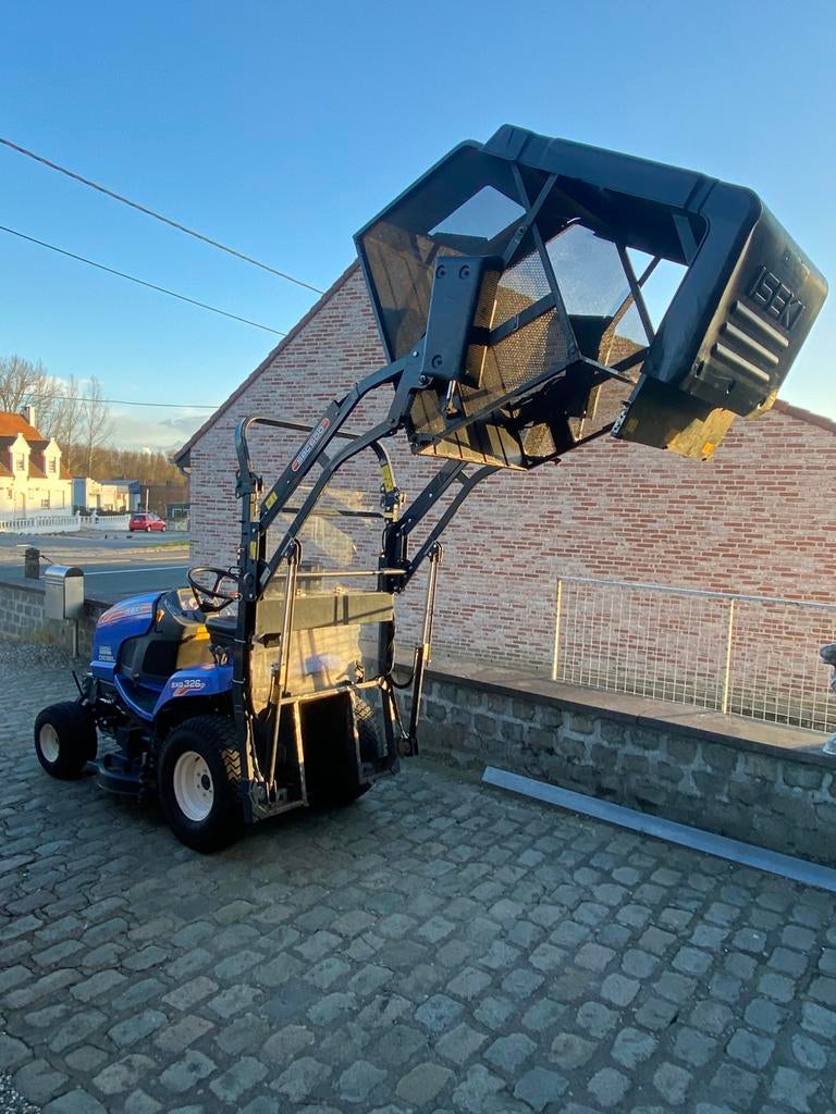 Iseki met hogtelossing 26 pk diesel motor professioneel, Ophalen, Gebruikt, Opvangbak, 90 tot 120 cm