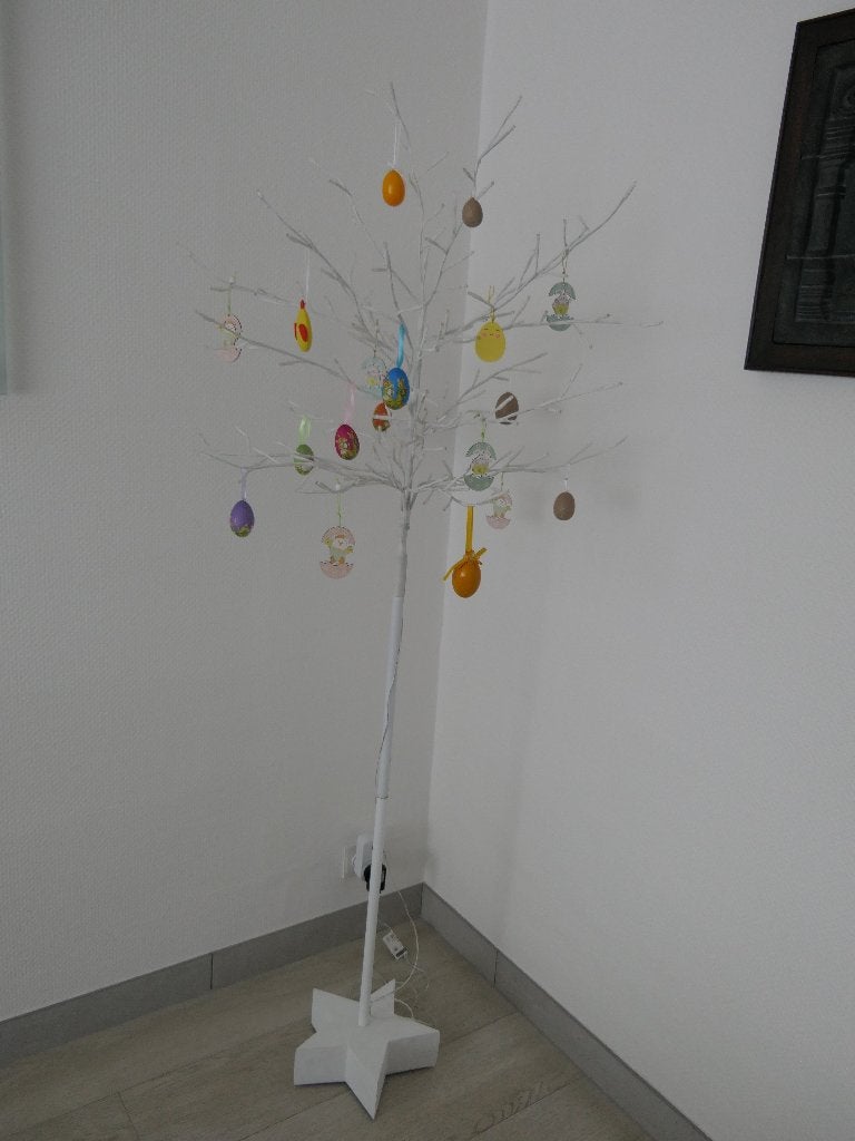paasboom met decoratie, Ophalen