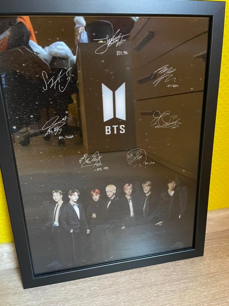 Kader 3d effect BTS Kpop met handtekeningen, Ophalen, Minder dan 50 cm, Nieuw, Foto of Poster