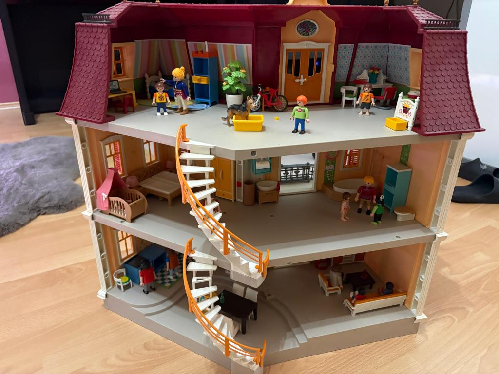 Playmobil 5302 Groot Woonhuis met inrichting, Kinderen en Baby's, Speelgoed | Playmobil, Zo goed als nieuw, Complete set, Ophalen