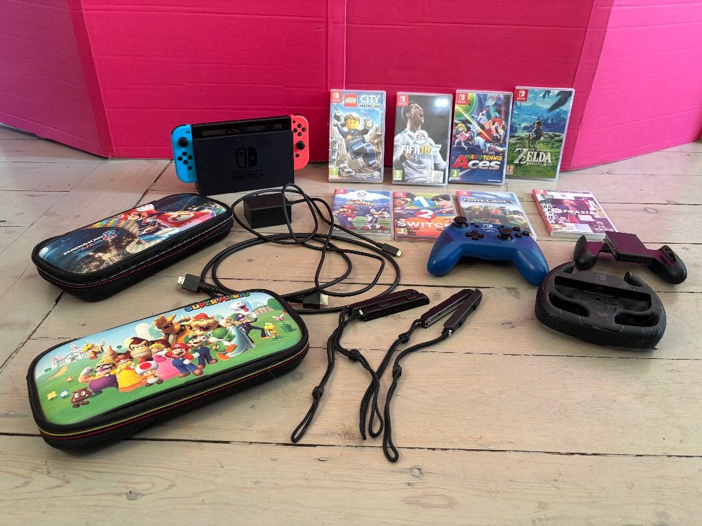 Nintendo Switch + accessoires, Games en Spelcomputers, Ophalen, Switch Original, Met 3 controllers of meer, Gebruikt