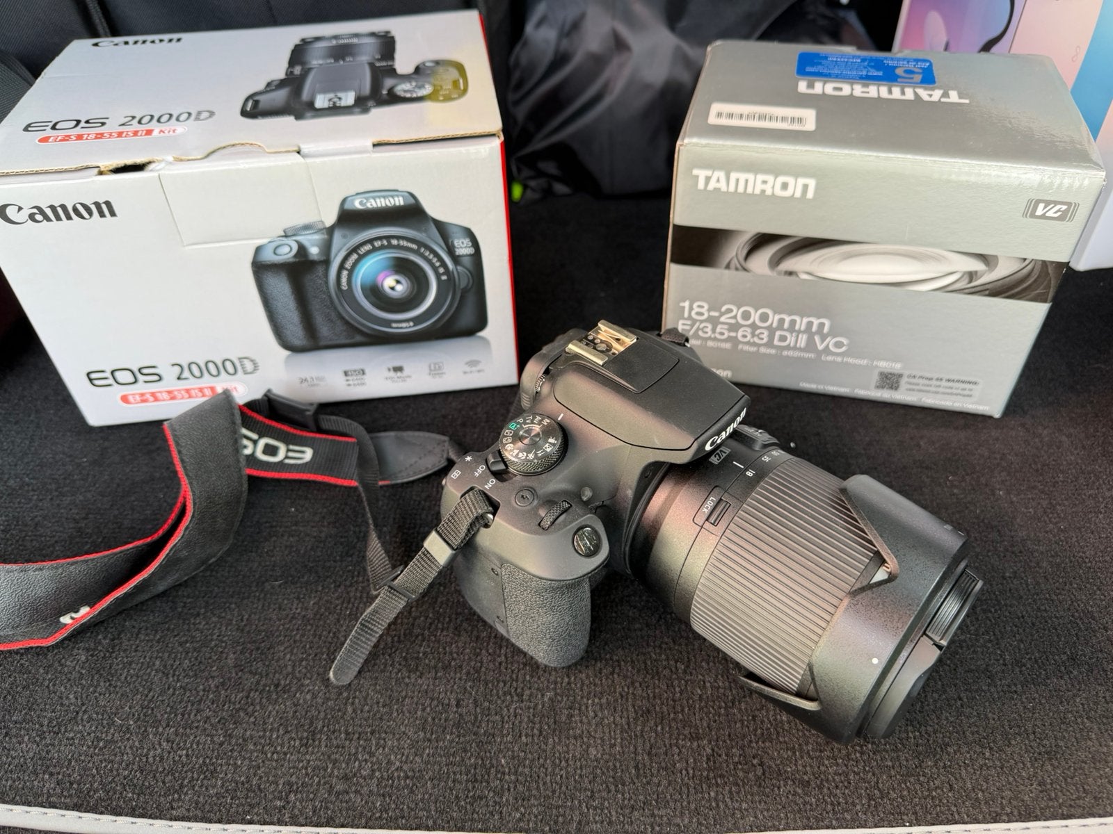 Canon EOS 2000D + objectif 18-200 mm + sac de rangement, TV, Hi-fi & Vidéo, Enlèvement ou Envoi, Stabilisation d'image, Canon