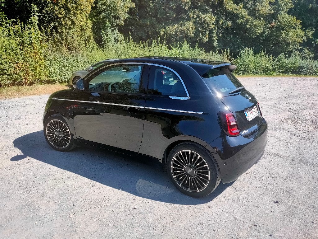 Fiat 500e 3+1 La Prima (2023) zwart, Autos, Achat, 87 kW, Volant multifonction, Autre