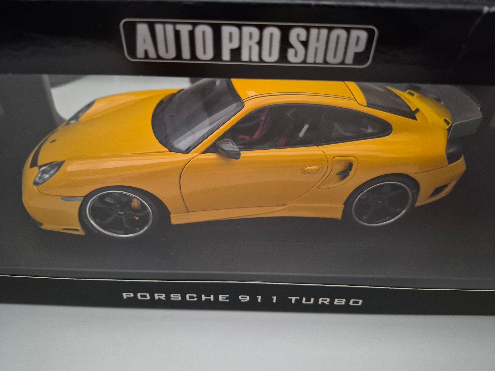 AUTO PRO SHOP 1/18 Porsche 911 Turbo yellow, Enlèvement ou Envoi, Neuf, Voiture, Autres marques
