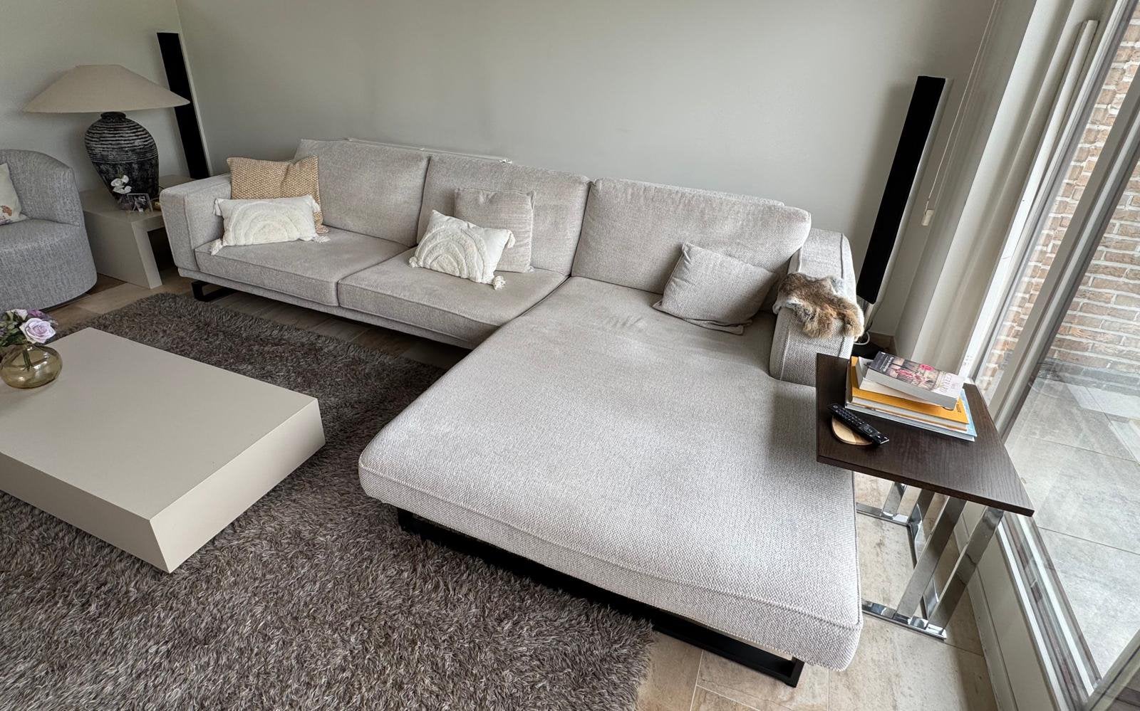 Design hoekzetel 330 cm – lichtbeige – zeer goede staat, Ophalen, Gebruikt, Stof, Neutraal