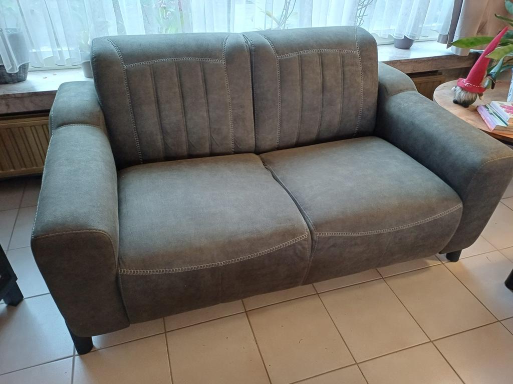 2‑zit en 3‑zit salon in groen nubuck‑look, Maison & Meubles, Canapés | Salons, Utilisé, Banc droit, Trois personnes, 150 à 200 cm