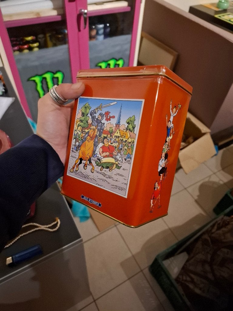 Suske en wiske metaaldoos vintage, Verzamelen, Ophalen of Verzenden, Suske en Wiske, Zo goed als nieuw, Gebruiksvoorwerp