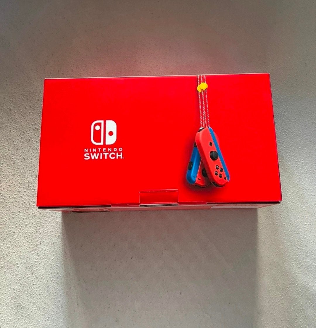 Nintendo switch mario edtion, Games en Spelcomputers, Spelcomputers | Nintendo Switch, Ophalen