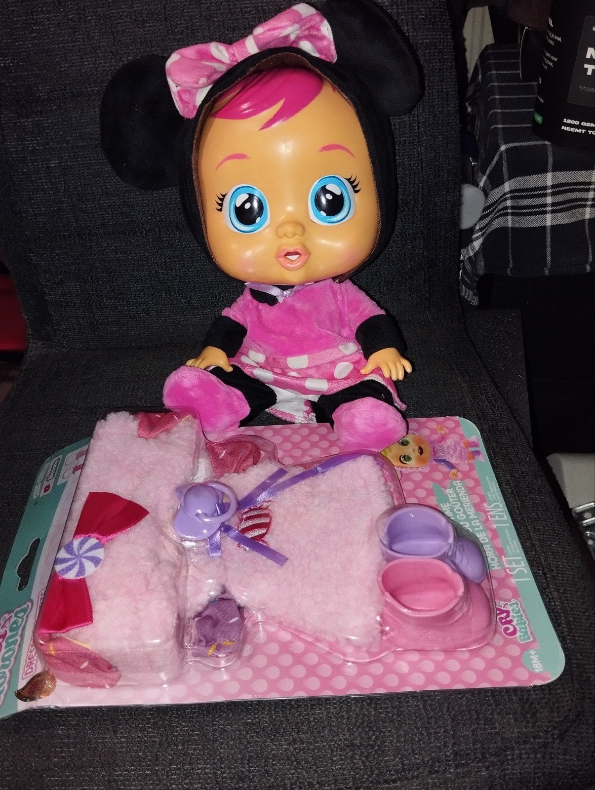 BABIES Dressy Minnie (Interactieve Babypop)

IMC Toys Cr, Enlèvement, Baby Pop