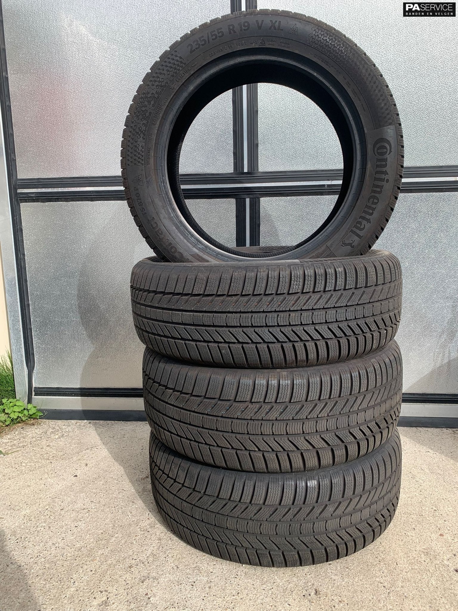 Continental Breedset winterbanden 235 55 19 en 255 50 19, Auto-onderdelen, Gebruikt, Velg(en), -, -