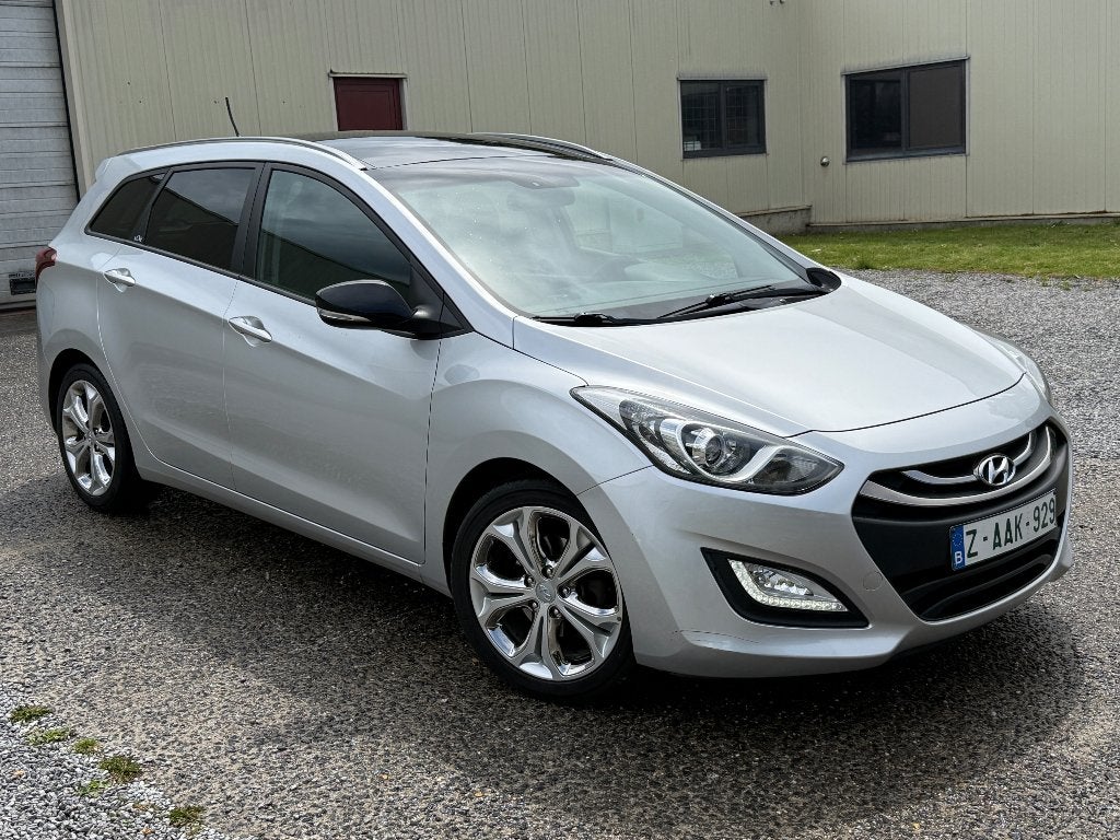 Hyundai I30 SW 12/2014 Navi/Camera/Panorama, Voorwielaandrijving, Stof, Zwart, 4 cilinders