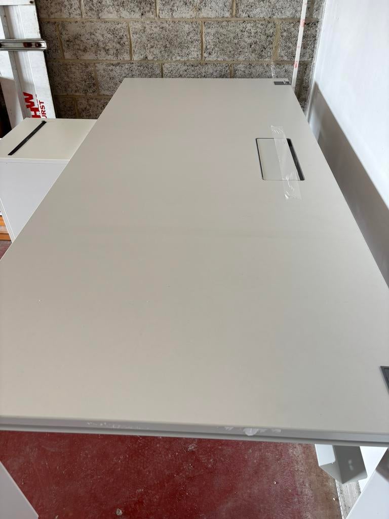 Sedus verstelbaar bureau 200 op 90 met kabelgoot en ladekast, Autres marques, Métal, Rehausseur, Comme neuf