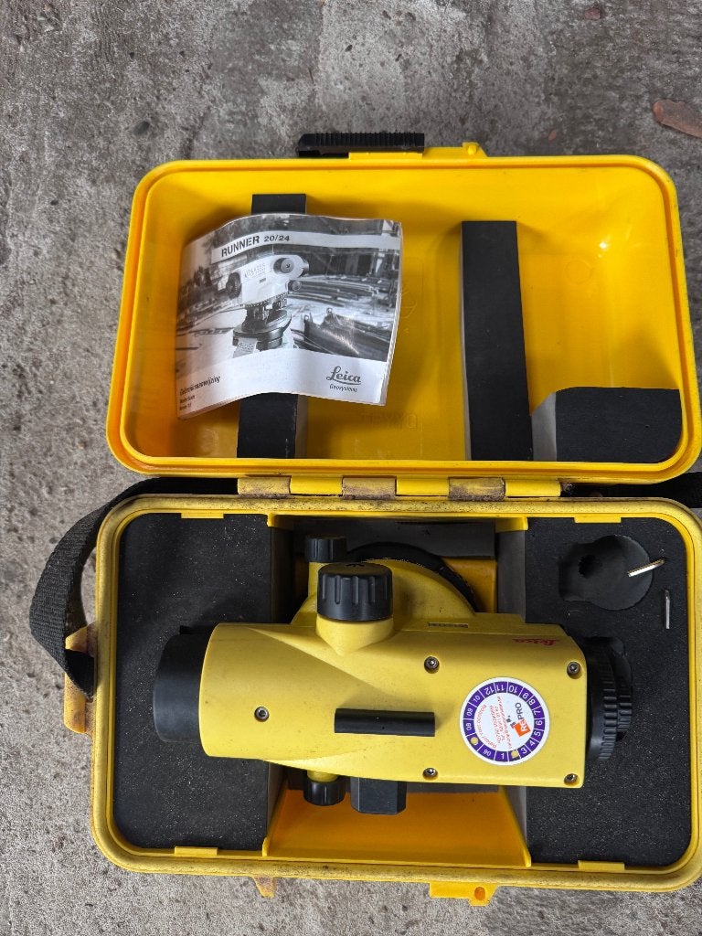 Laser Runner 20/24 - Leica Geosystems - Met statief & baak, Doe-het-zelf en Bouw, Ophalen, Zo goed als nieuw, Overige meters