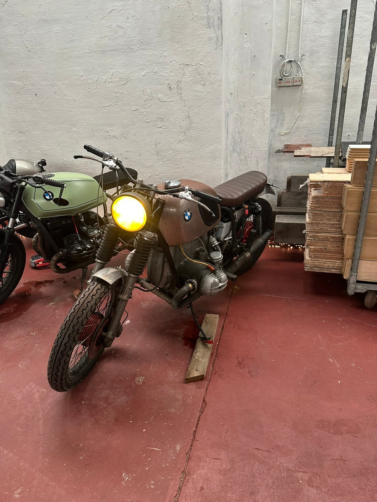 R80, Enlèvement, Comme neuf
