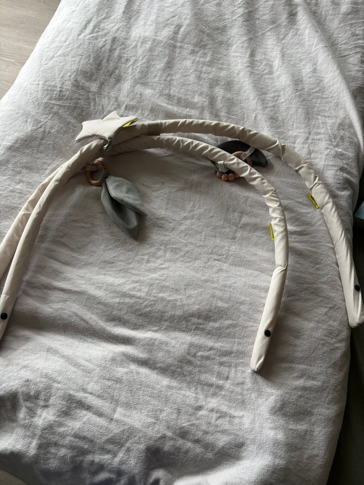 AeroMoov toy arch/speelboog Instant Trave Cot reisbed, Ophalen, Zo goed als nieuw