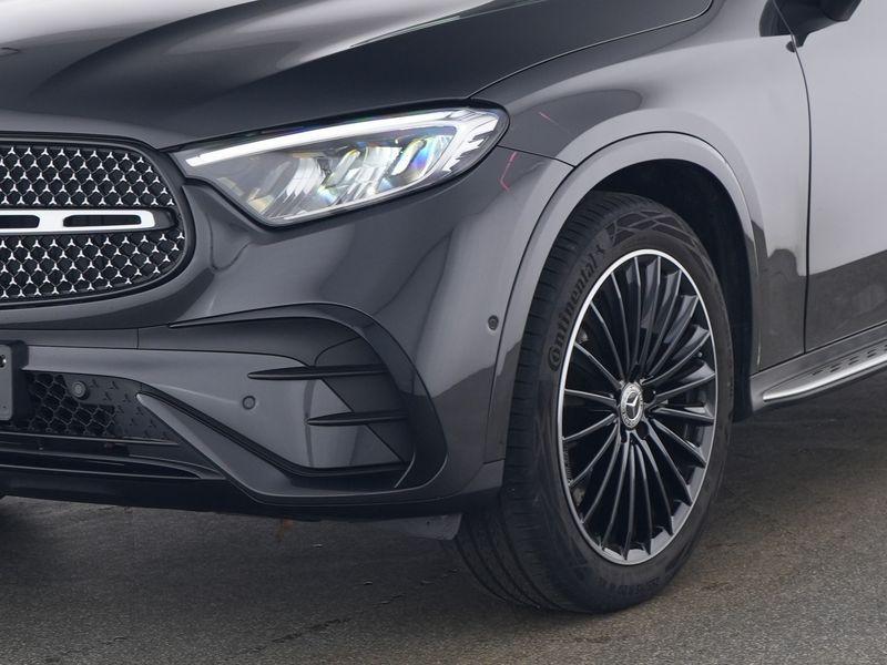 Mercedes-Benz GLC-klasse 200 4MATIC SUV AMG Line | Panoramis, Auto's, Automaat, Stof, Gebruikt, Zwart