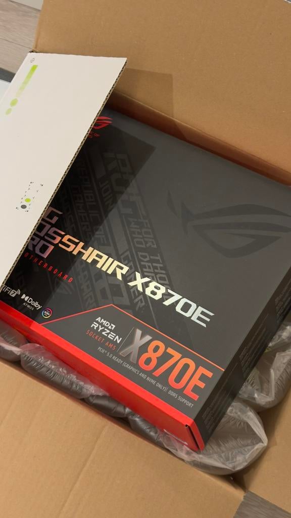 ASUS ROG CROSSHAIR X870E Hero, Computers en Software, Ophalen of Verzenden, Zo goed als nieuw
