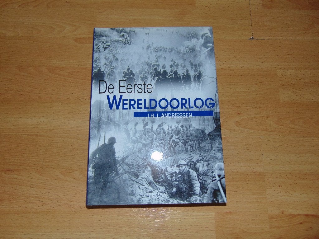 Boek 'De eerste wereldoorlog in foto's', Ophalen of Verzenden, Voor 1940, Gelezen, Algemeen