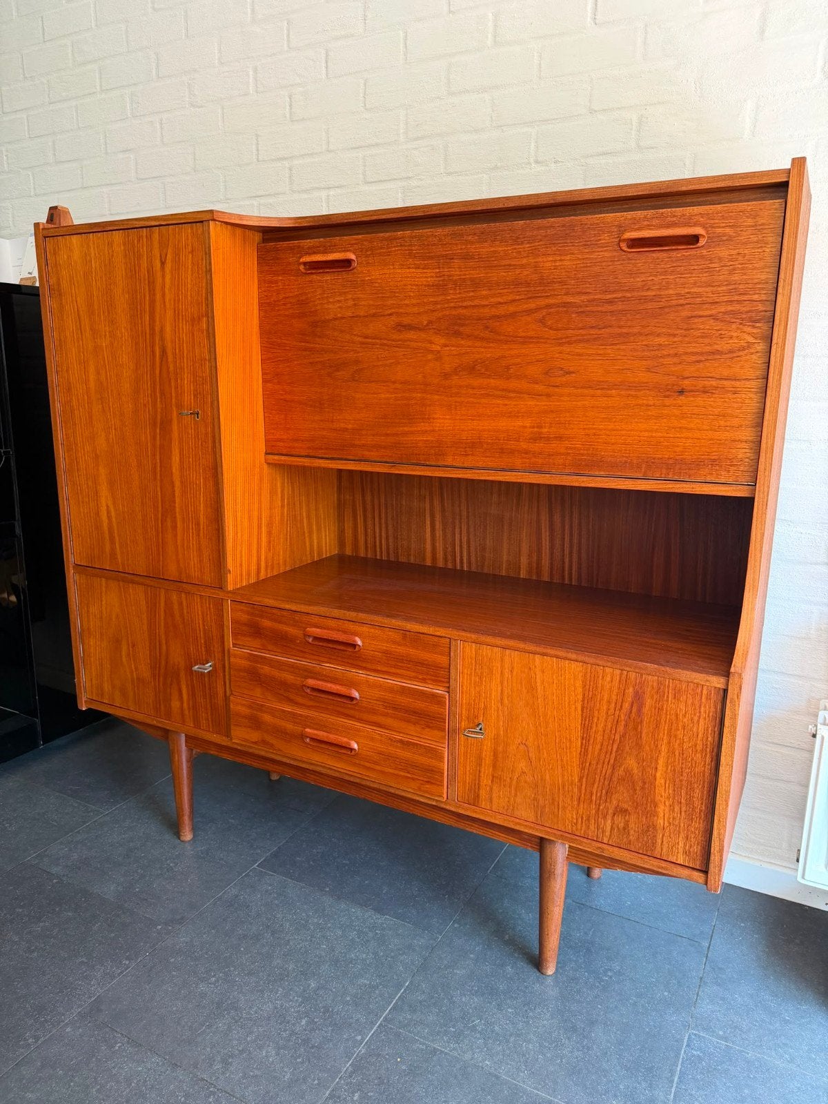 Vintage high board kast, Ophalen, 25 tot 50 cm, 100 tot 150 cm