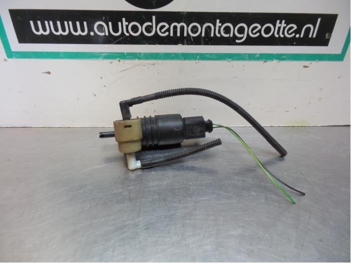 Pompe lave-glace avant d'un Volkswagen Passat (Passat 01-), Volkswagen, -, 3 mois de garantie, Utilisé