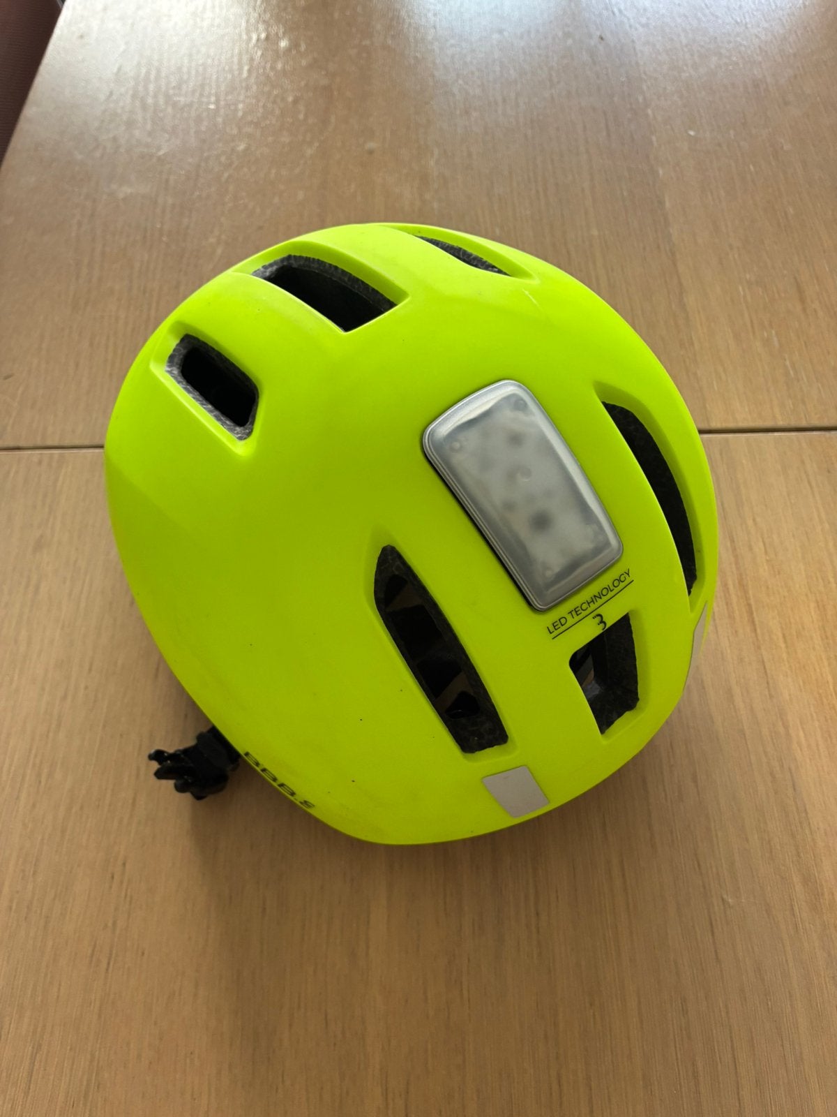 Helm bbb, Enlèvement, Neuf