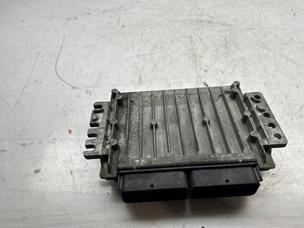 CALCULATEUR MOTEUR ECU Renault Scénic I (JA), Autos : Pièces & Accessoires, Renault, Utilisé, Peter-Huppertz-Straße 5
51063  Köln, DE