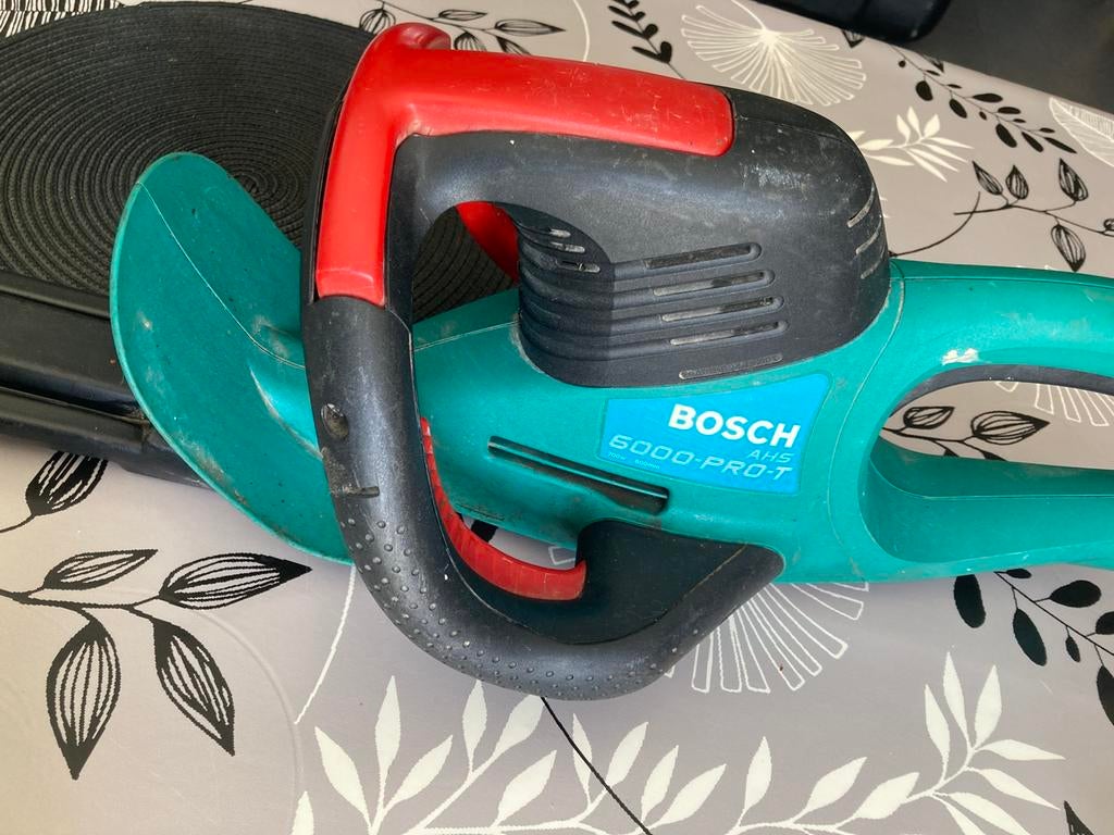 Taille  haie electrique Bosch ( bon etat ), Enlèvement, Comme neuf