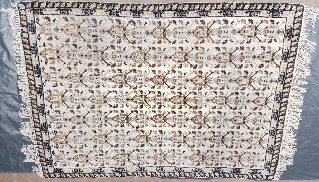 tapijt wol handgeknoopt oorsprong Tunesie, Huis en Inrichting, Stoffering | Tapijten en Vloerkleden, Ophalen, 100 tot 150 cm, 200 cm of meer