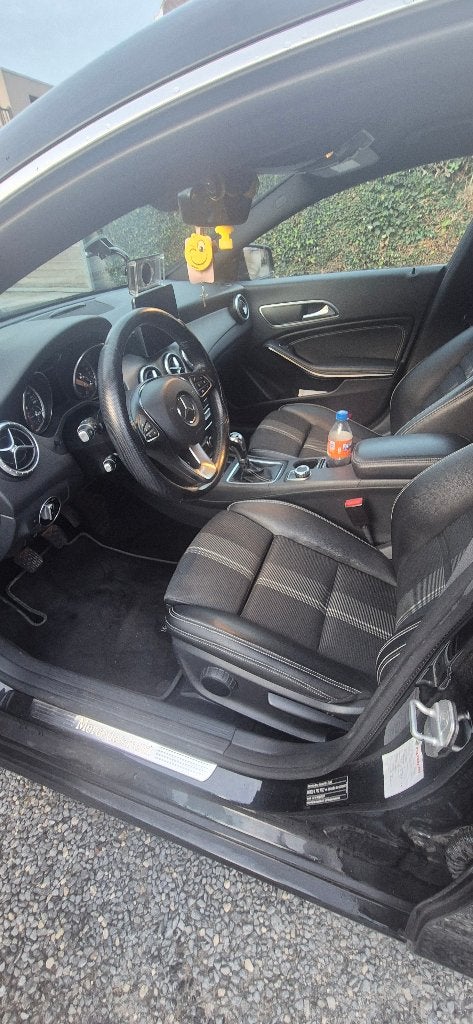 Mercedes, Auto's, CLA, 1600 cc, Leder en Stof, Zwart