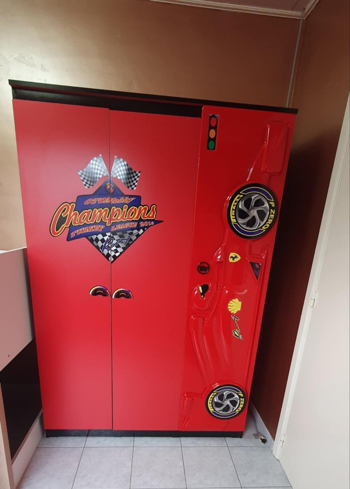 Armoire Disney Racing, Maison & Meubles, Armoires | Penderies & Garde-robes, 200 cm ou plus, Comme neuf, Enlèvement, 200 cm ou plus