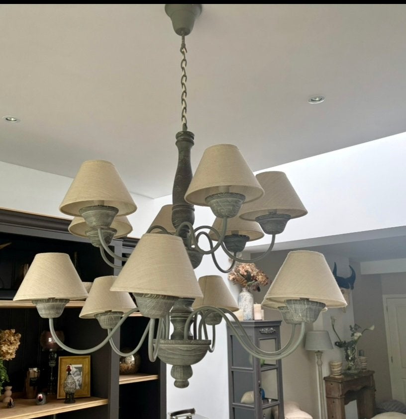 Grand lustre 12 lumières bois cérusé - Haegeman Nivelles, Flamant, Comme neuf, Enlèvement, E14 (petit)
