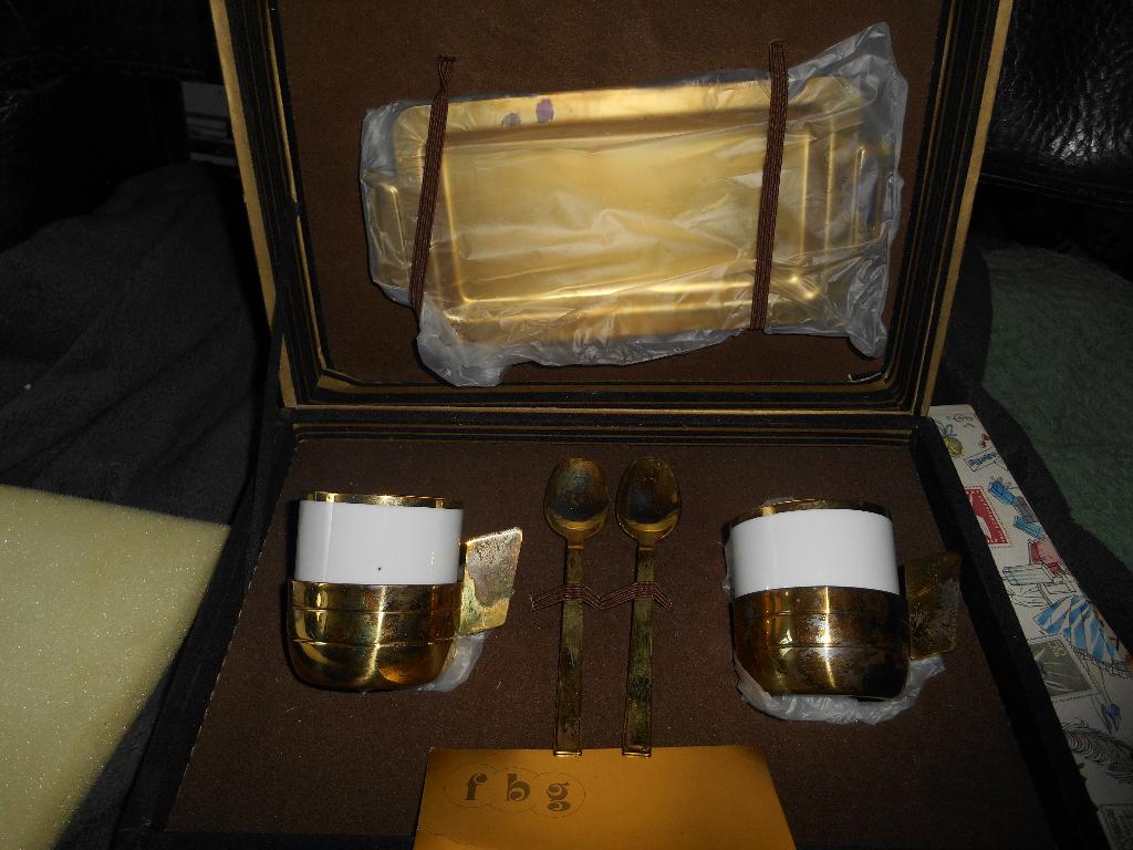 Coffret 2 tasse à café en laiton + porcelaine + 2 cuillères, Ophalen of Verzenden