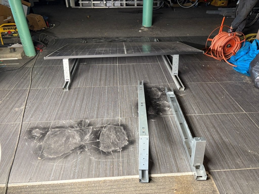 pieds de montage pour panneaux solaire, Enlèvement, Neuf