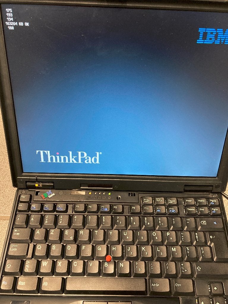 IBM Vintage Thinkpad voor onderdelen, Computers en Software, Ophalen of Verzenden, IBM