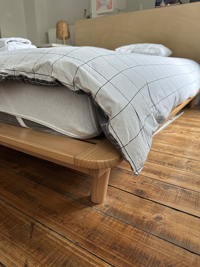 tweepersoonsbed modern - frame van massief hout, Huis en Inrichting, Slaapkamer | Bedden, Ophalen, Beige, Tweepersoons, Zo goed als nieuw