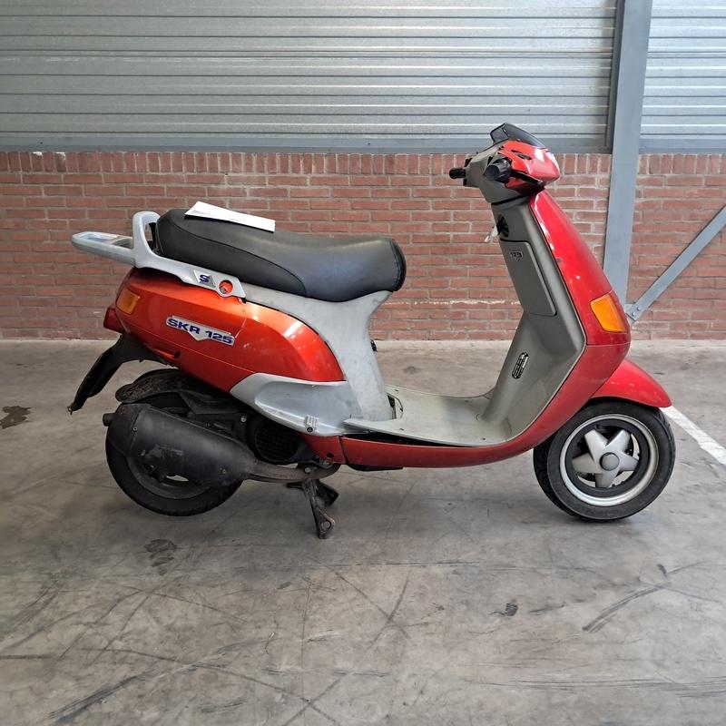 Skipper GEZOCHT!!, Motoren, Scooter, Particulier, 125 cc, 11 kW of minder