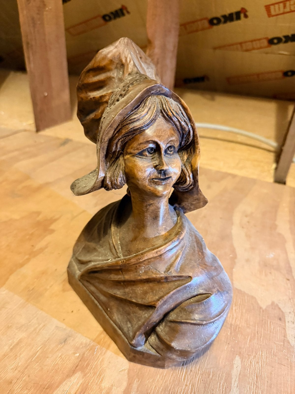 Houten dame - met de hand gesculpteerd, Ophalen, Zo goed als nieuw