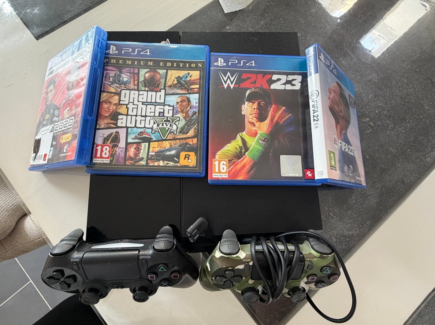 Manettes PS4 2 4 jeux, Consoles de jeu & Jeux vidéo, 500 GB, Enlèvement, Utilisé, Avec 2 manettes