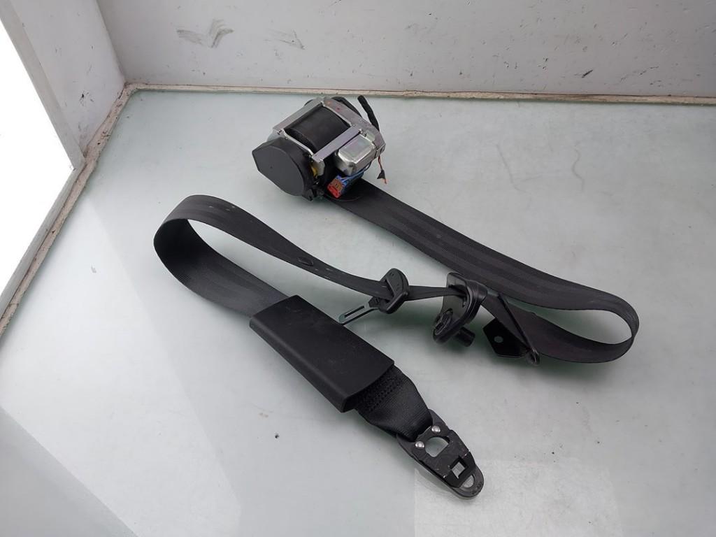 VEILIGHEIDSGORDEL LINKS VOOR Renault Clio IV (5R), Gebruikt, Renault, Peter-Huppertz-Straße 5
51063  Köln, DE, Dialog.deutschland@renault.de