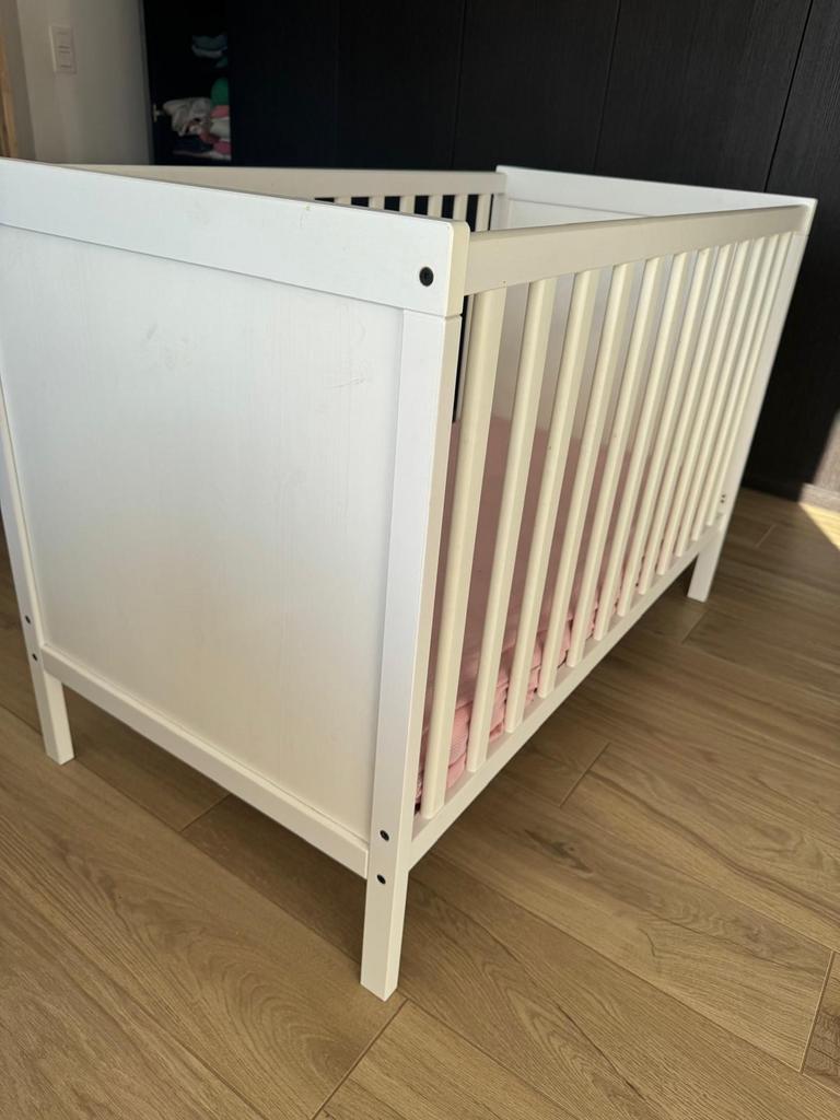 Baby bed.   Ikea, Ophalen, Zo goed als nieuw