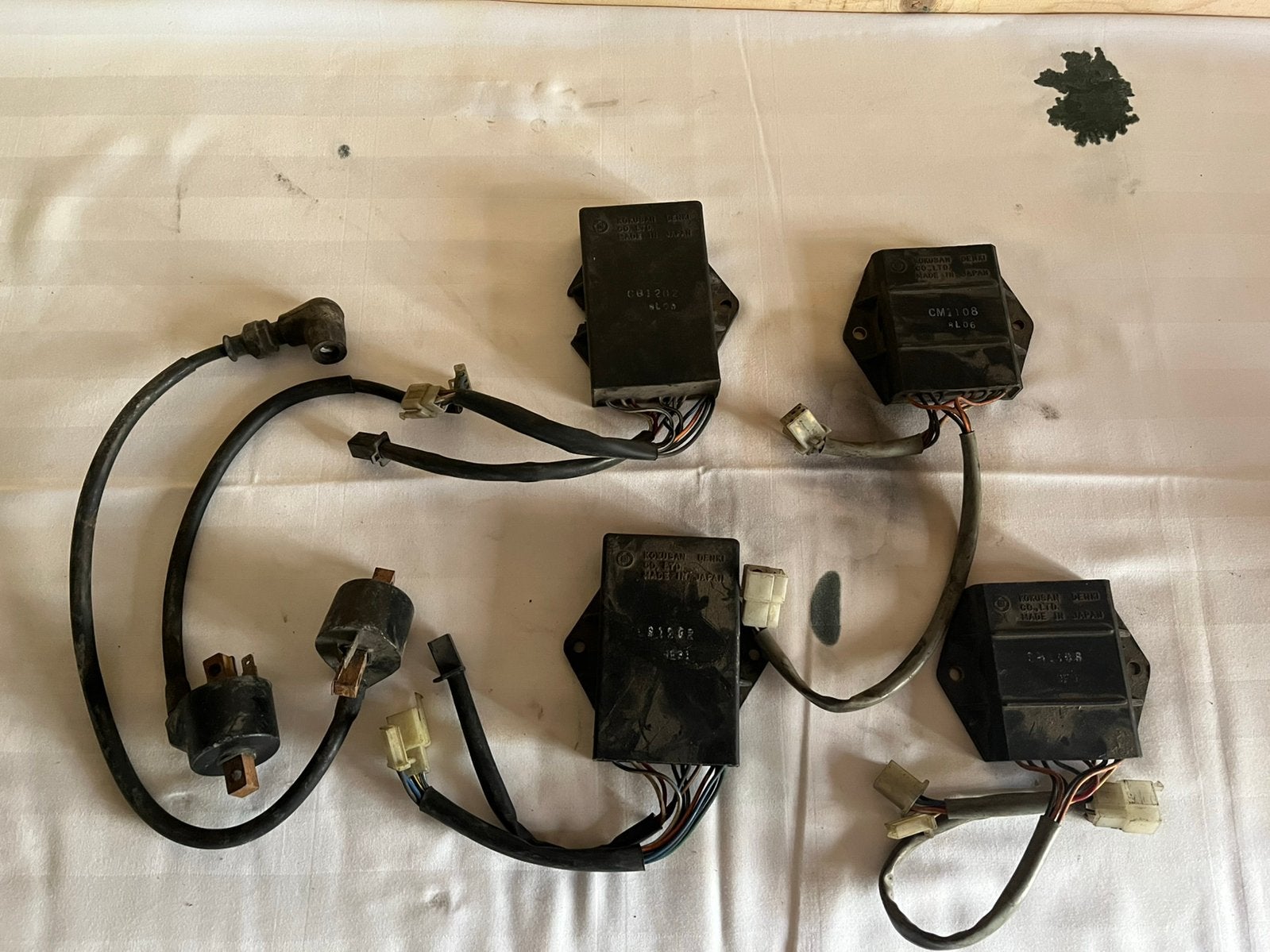 Suzuki rgv 250 bobine,cdi powervalve control unit, Motos, Enlèvement ou Envoi, Utilisé