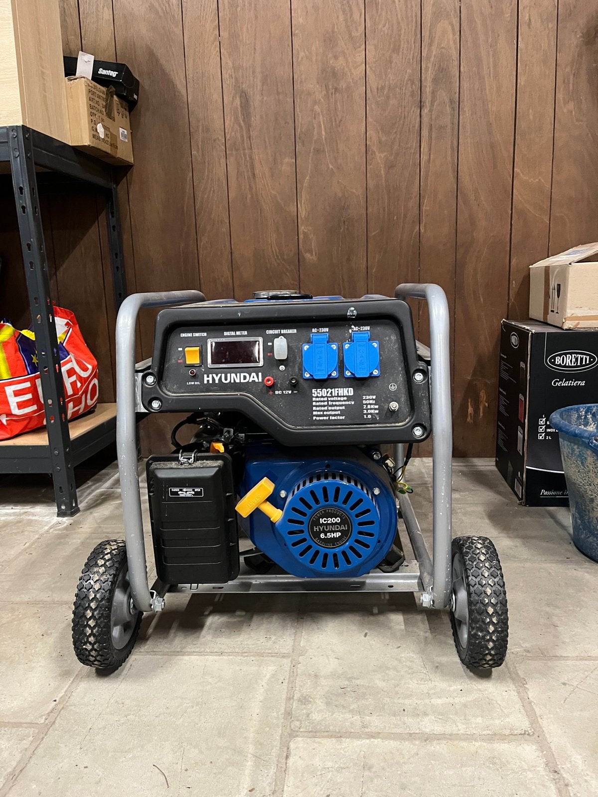 Generator Hyundai, Doe-het-zelf en Bouw, Aggregaten, Ophalen, Zo goed als nieuw
