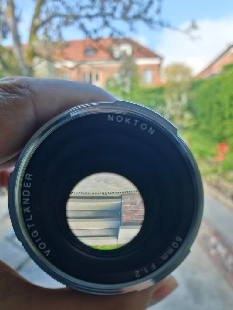 Voigtlander 50mm f1.2 M lens, Enlèvement