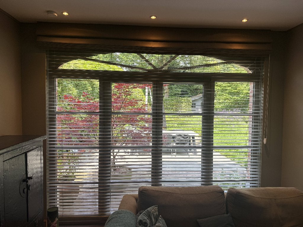 Luxaflex electrisch bediend 289 cm B, Ophalen, Grijs, Zo goed als nieuw, Ladderband