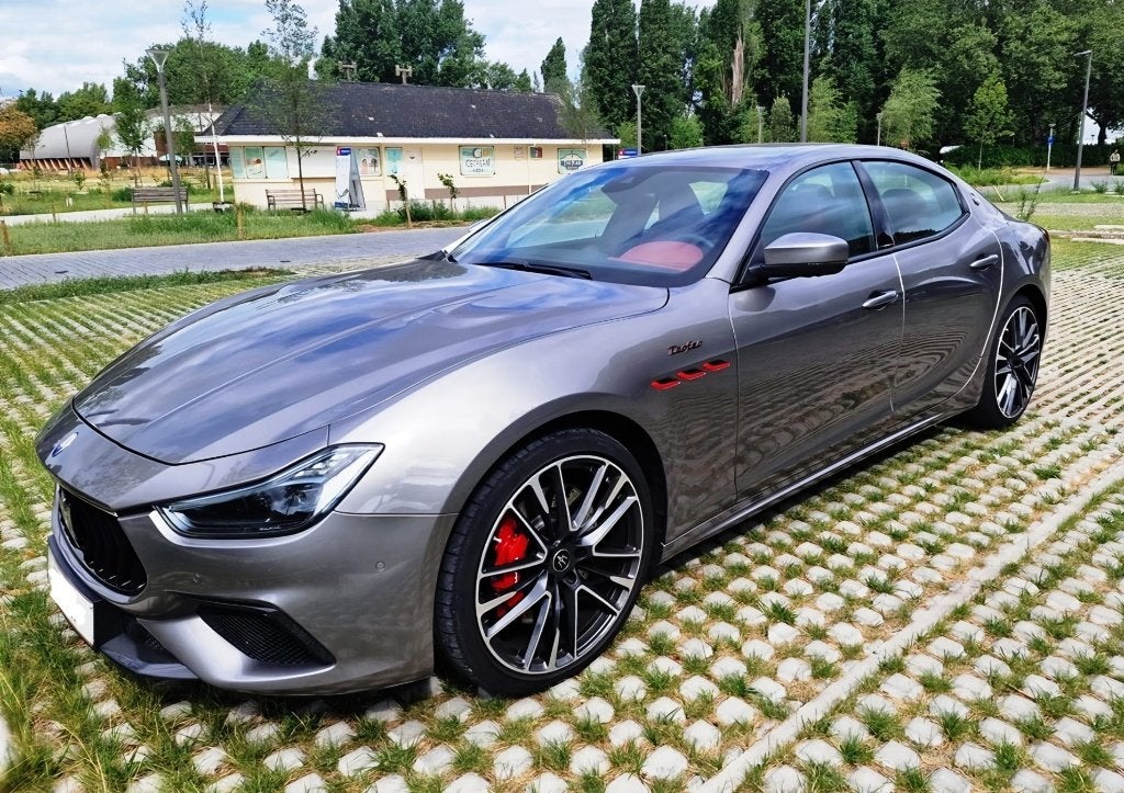 Maserati Ghibli Trofeo 3,8 BiTurbo V8, Autos, Argent ou Gris, Achat, Automatique, Particulier