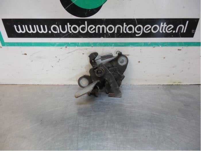 Slotmechaniek Motorkap van een Peugeot 206, Gebruikt, -, -, Ophalen of Verzenden