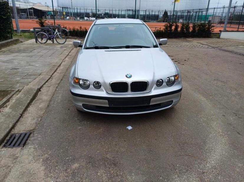 BMW 318TI, Auto's, Automaat, Zwart, 4 cilinders, 5 zetels