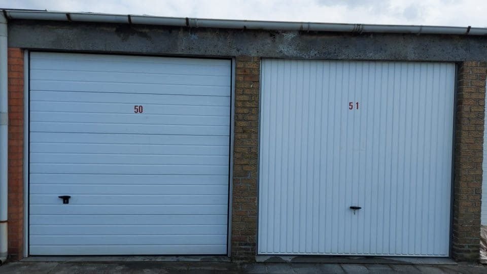 2 garage ' s te koop samen of afzonderlijk, Overige soorten, Kortrijk, Provincie West-Vlaanderen, Tot 200 m²