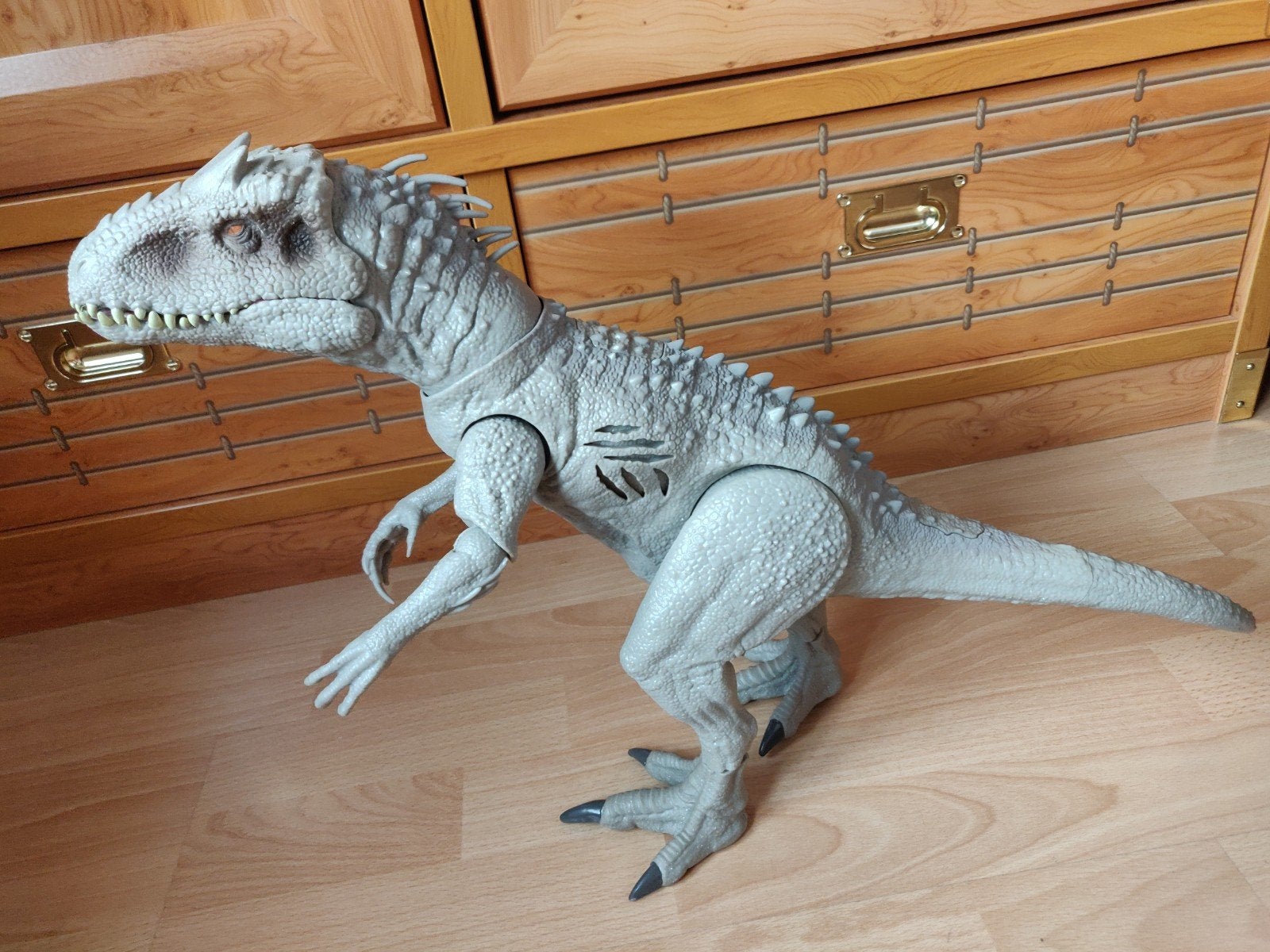 Jurassic World Camp Cretaceous Extreme Damage Indominus Rex, Ophalen of Verzenden