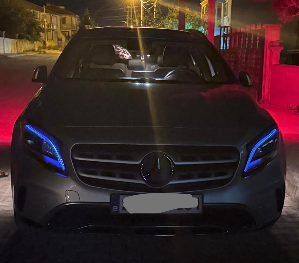 lifting à essence de la Mercedes GLA 180, Argent ou Gris, Euro 6, Entretenue par le concessionnaire, Noir